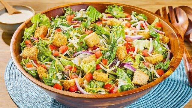 Family House Salad (serves 4)